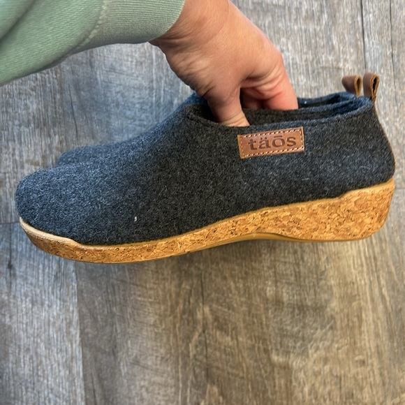 Taos Wool Clogs - Picture 2 of 4